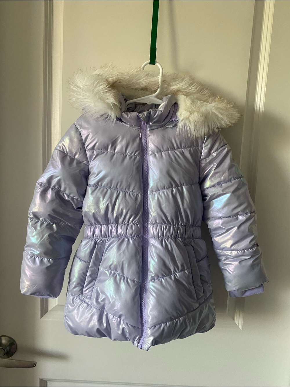 Girls' Iridescent Lavender Hooded Puffer Jacket with Faux Fur Trim